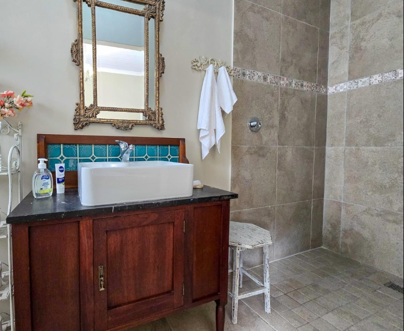 4 Bedroom Property for Sale in Stilbaai Wes Western Cape